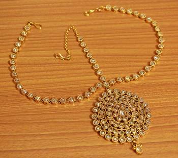 White Zircon       Maang-Tikka 1