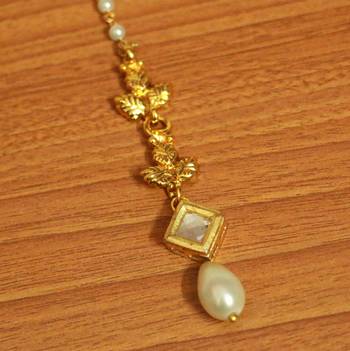 White Pearl Maang-Tikka 2