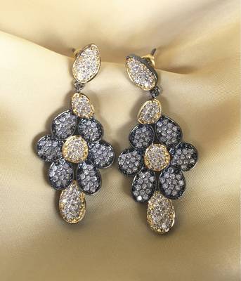 Gold earrings 1