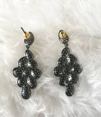 Gold earrings 4