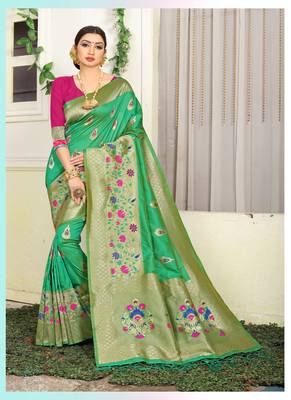 Green woven jacquard saree with blouse 1