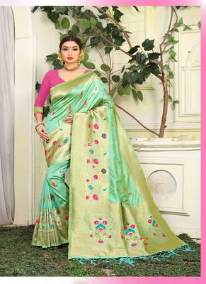 Green woven jacquard saree with blouse 1