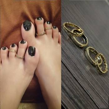 Gold toe-rings 2