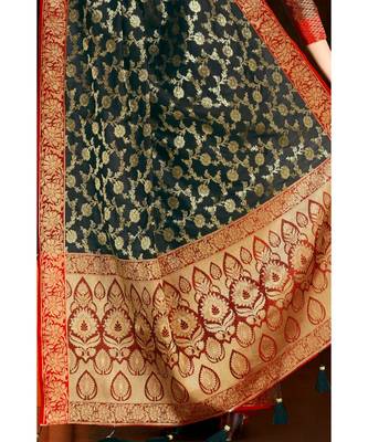 Black woven silk blend saree with blouse 3