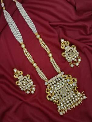 White Peacock Traditioanl Ethnic Pearl Beaded Necklace Set For Women 1