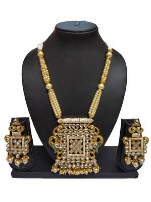 White Peacock Traditioanl Ethnic Pearl Beaded Necklace Set For Women 2