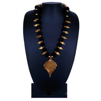 Black party-jewellery 1