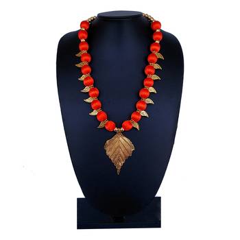 Red party-jewellery 1