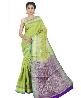Green woven Banarasi Saree with blouse 1