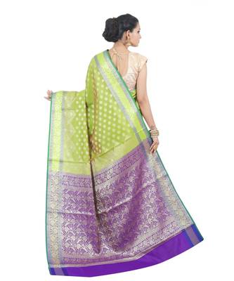 Green woven Banarasi Saree with blouse 3