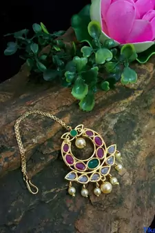 Beautiful Gold Plated Kempu And Kundans Maang Tikka