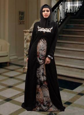 Black Embroidered Crepe Islamic Kaftans 1