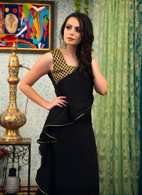 Black Embroidered Crepe Islamic Kaftans 3