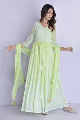 lime green leheriya angrakha dress with dupatta 2