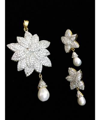 Flower Design Beautiful Diamond Pendant Set 1