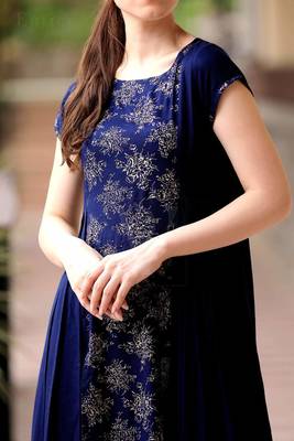 Navy Blue & Golden Panel Kurta With Straight Pants 3