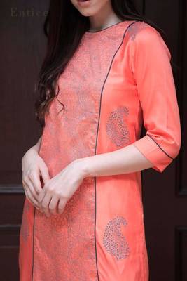 Coral & Grey Printed Kurta With Straight Pants 3