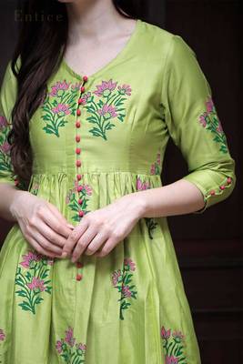 Lime Green Floral Kurta With Straight Pants 3