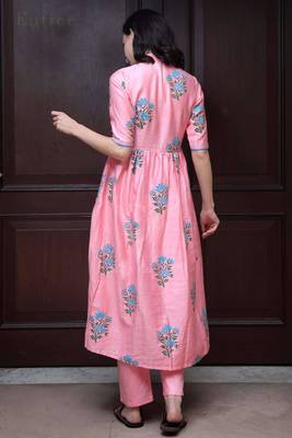 Pink Floral Printed Kurta With Straight Pants 2