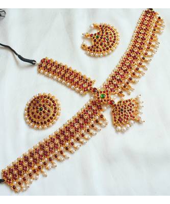 Beautiful Kemp Green Pearl Temple Designer Tikka 1