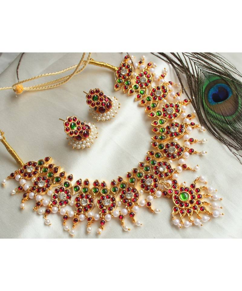 Beautiful Kemp Green Pearl Designer Necklace Set