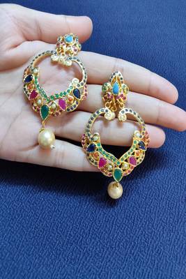 Gold crystal earrings 1