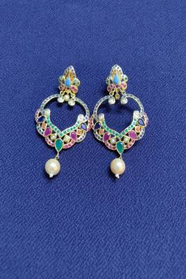 Gold crystal earrings 2