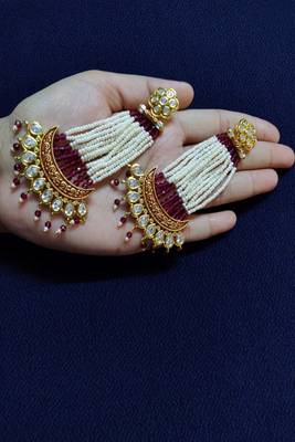 Gold pearl earrings 1
