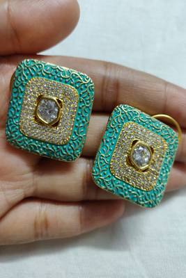 Gold crystal earrings 1