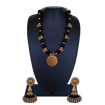 Black Statement Jewellery 1