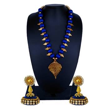 Blue statement-jewellery 1