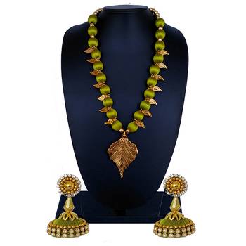 Green statement-jewellery 1