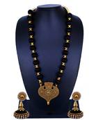 Black statement-jewellery