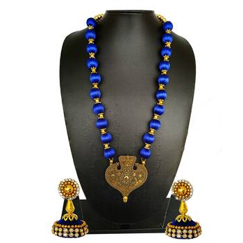 Blue statement-jewellery 1