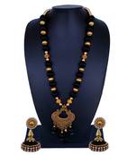 Black statement-jewellery