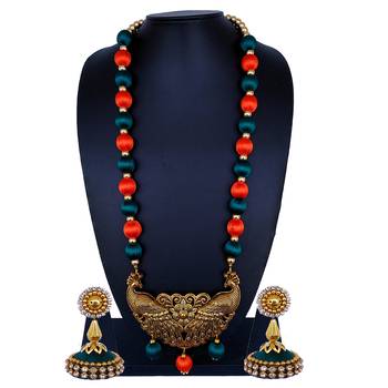 Orange statement-jewellery 1