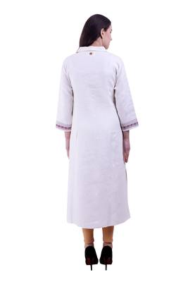 White Embroidered Linen Ethnic Kurti 4