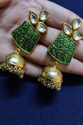 Green earrings 1