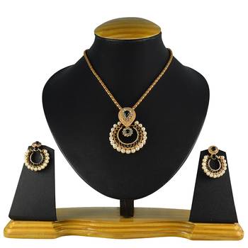 Black necklace-sets 2