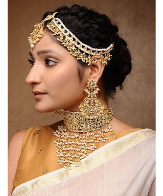 Kundan Maharani Set - Neckpiece, Earrings & Matha Patti 1