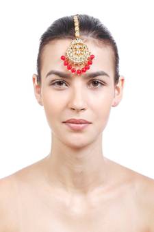 Red kundan maangtikka