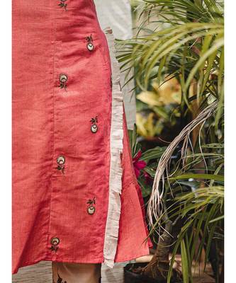 Gajari Two Sided Embroidered  Khadi Frill Sleeveless Kurta 3