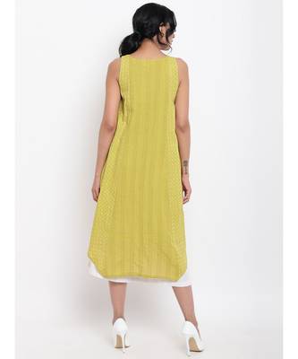 Green Cotton Panelled Kurta White Pant 3