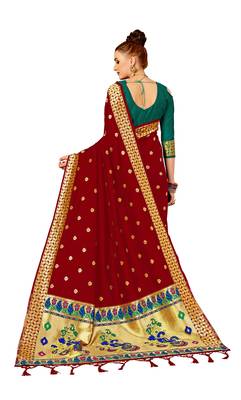 Red woven art silk saree with blouse 3