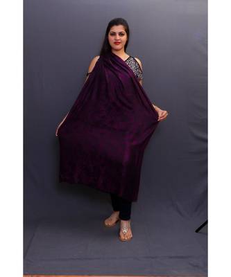This Delicate Wrap Along With Voilet Base Looks Elegant When Team Up With Denims Or Suit. 2