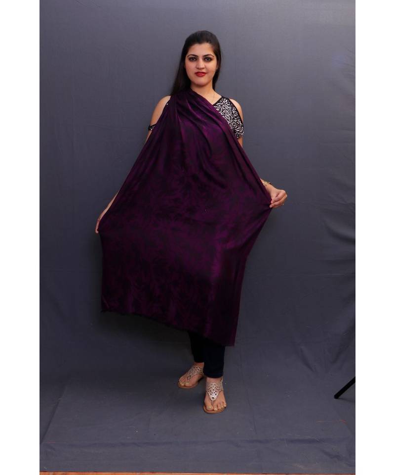 This Delicate Wrap Along With Voilet Base Looks Elegant When Team Up With Denims Or Suit.