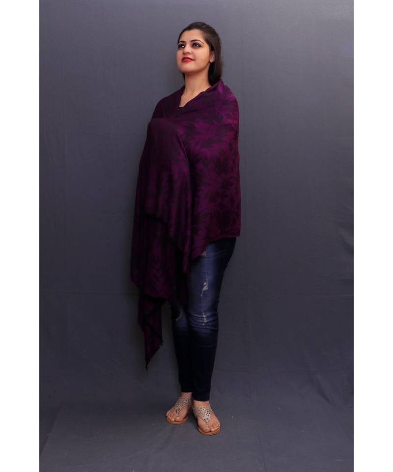 This Delicate Wrap Along With Voilet Base Looks Elegant When Team Up With Denims Or Suit.