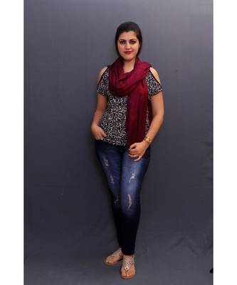 Delicate Wrap Along With Purple Base And Paisleys Looks Elegant When Team Up With Denims Or Suit. 1