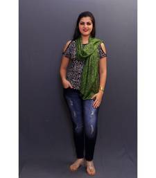 Delicate Wrap Along With Moongia Base And Paisleys Looks Elegant When Team Up With Denims Or Suit.
