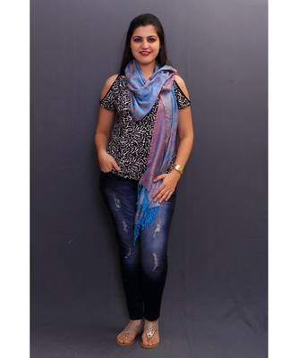 Delicate Wrap Along With Sky Blue Colour Base And Paisley Pattern On Stole Looks Elegant. 1